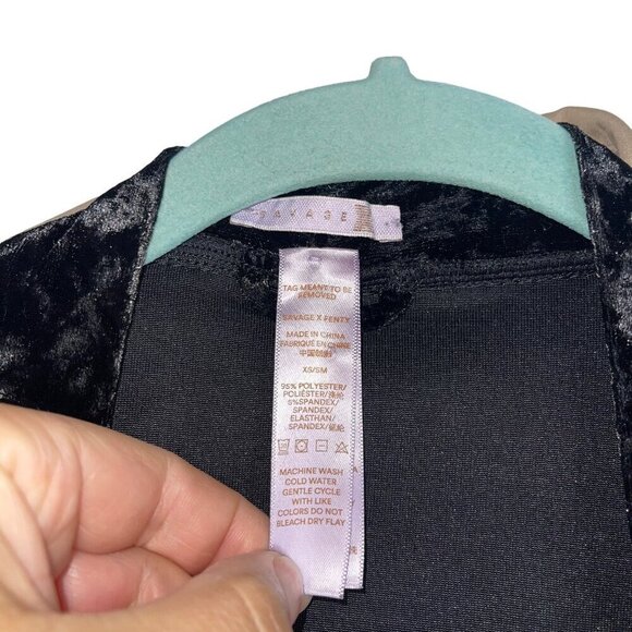 Savage X Fenty Womens Robe Size Medium Black Velvet Belt V Neck Long Sleeve - Picture 8 of 8